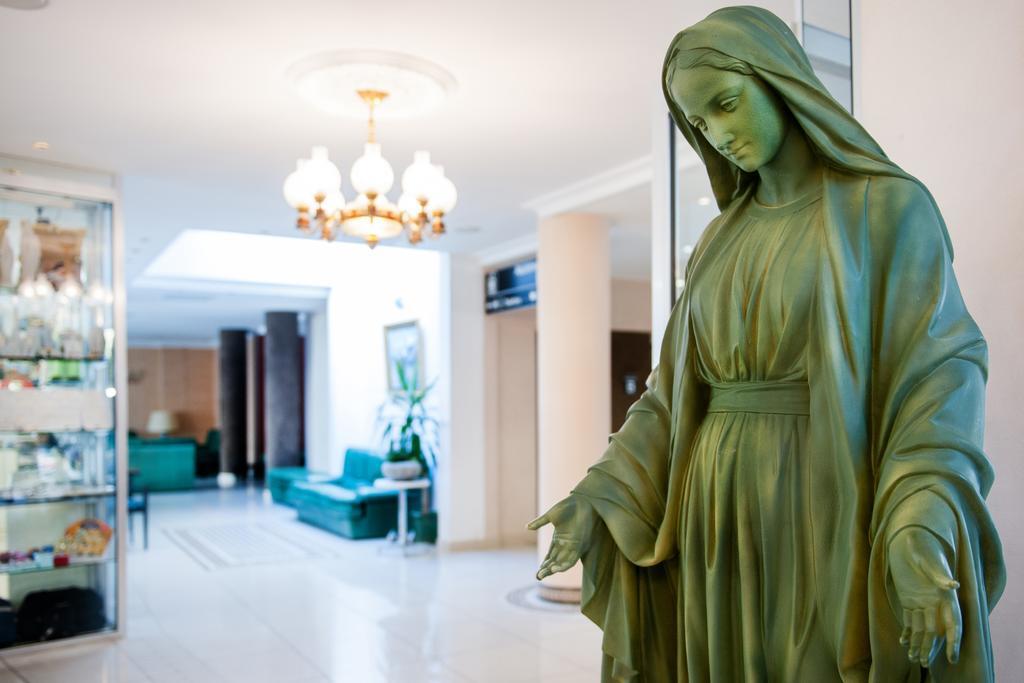 Hotel Christ Roi Lourdes Esterno foto